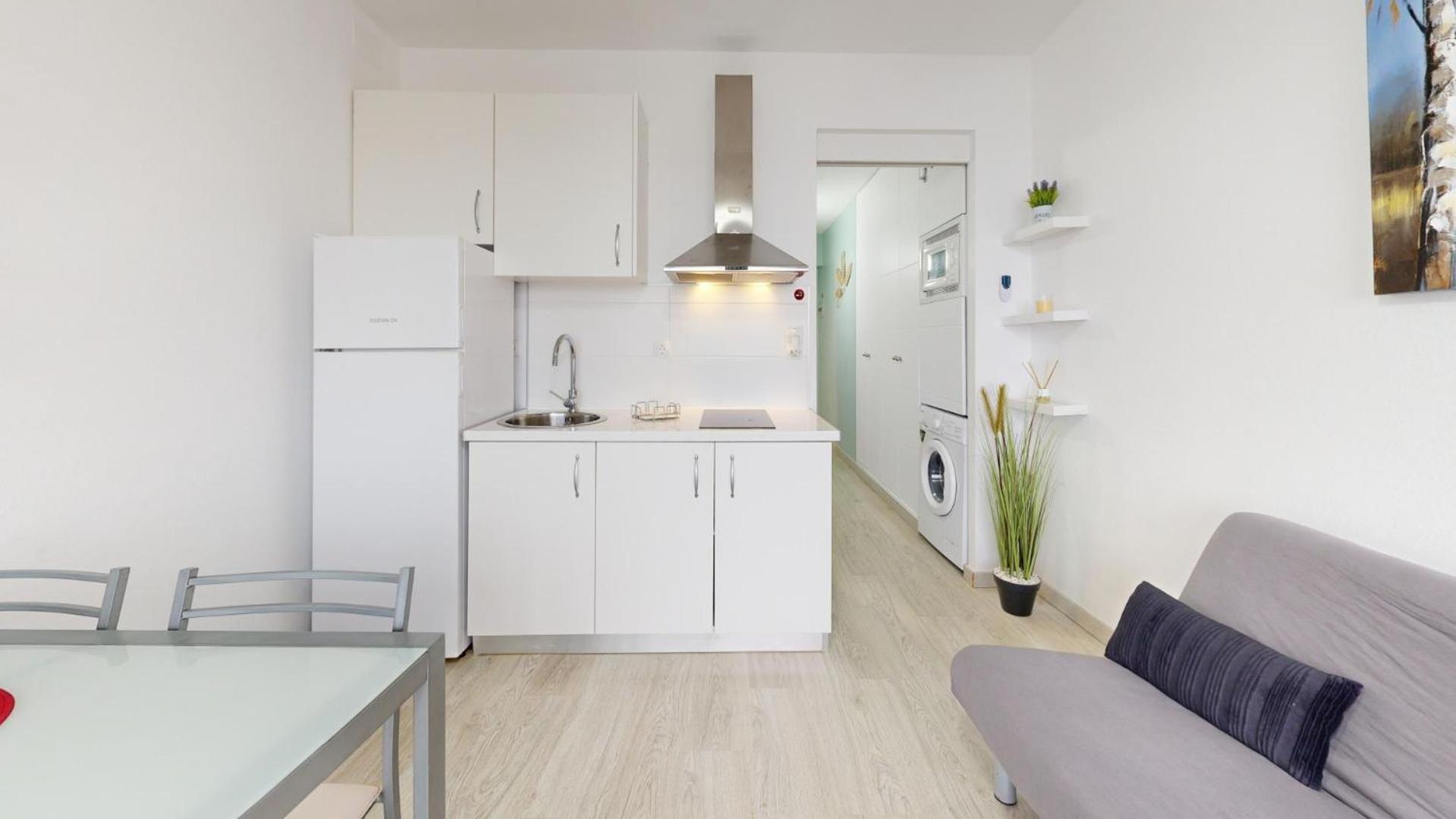 30m2 ,vue Sur Et Piscine, Commerce Rosas