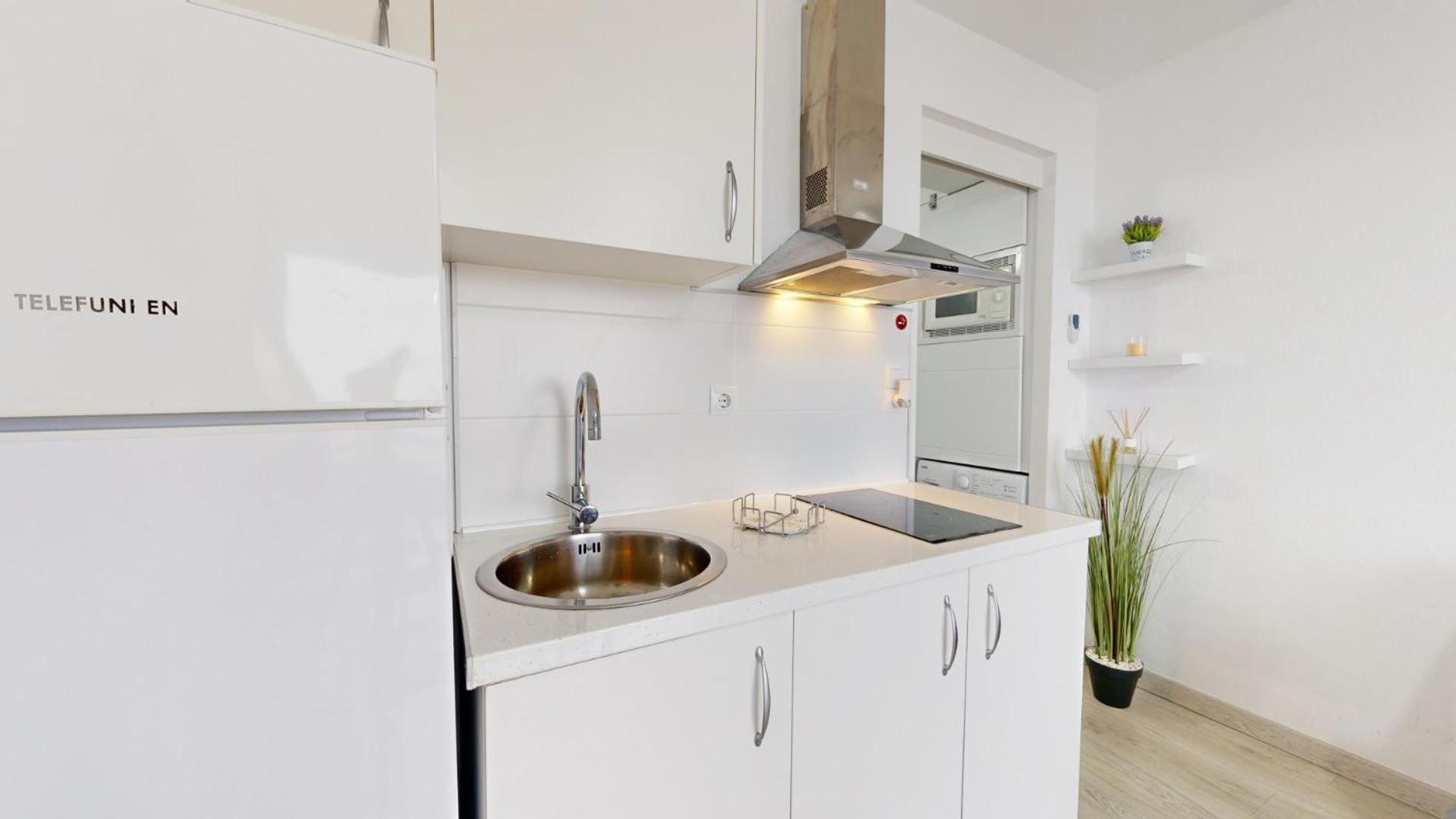 Apartamento 30m2 ,vue Sur Et Piscine, Commerce *